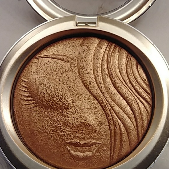 Authentic Mac × Mariah Carey Extra Dimension - Picture 3 of 4